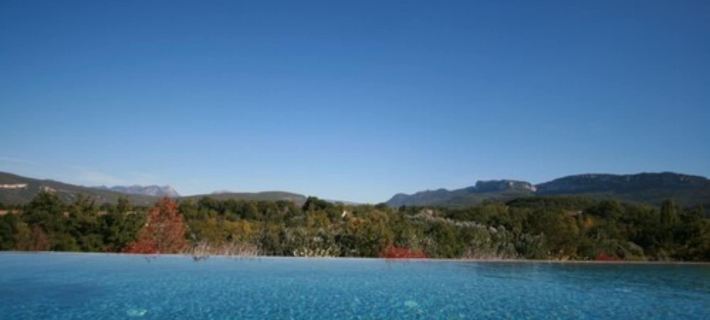 Château les Oliviers de Salettes Hotels in Drome