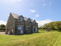 Charlotte's House Hotels in Pendeen