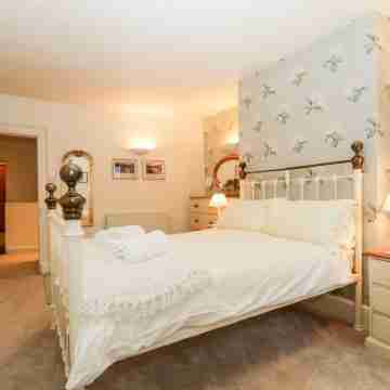 Raphael's Cottage Rooms