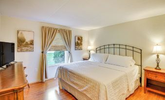 Riverside Retreat w/ Boat Dock in Sunny Astor!