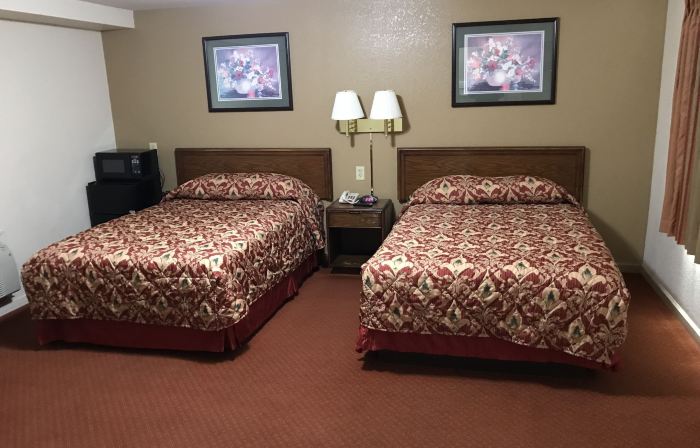 Travelers Inn