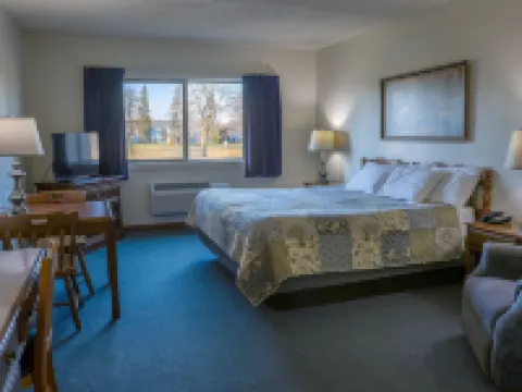 Lighthouse Inn - Two Rivers Hotels in Two Rivers
