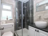 Mutley Hall Hotels in Bognor Regis
