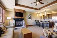 Slopeside  at Base of Peak 8, Sleeps 6! 1 Bedroom Condo by RedAwning - parking