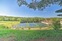 Branson West Villa w/ Golf Course View & Pool! - 3-Star