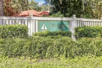 4937 Windward Place 3 Bedroom Home Hotels in Nassau County