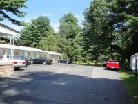 Doray Motel Lake George - parking