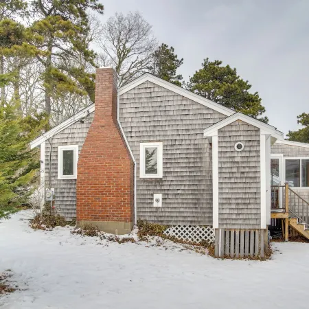 Golf, Shop and Beach-Hop! Cape Cod Gem Steps to Sand