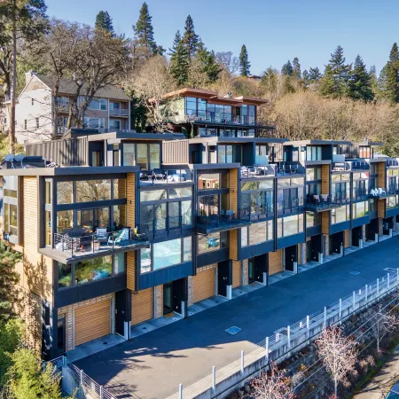 Columbia River Gorge View Four Condo