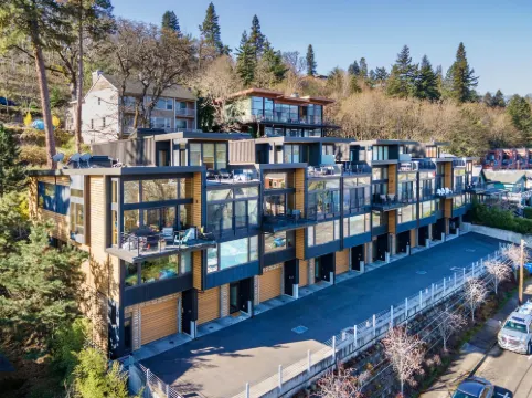 Columbia River Gorge View Four Condo