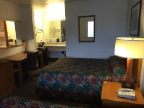 Sunshine Motel Hotels in Fife