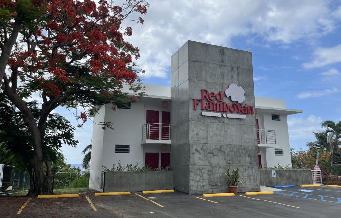 Red Flamboyan Guesthouse and Restaurant