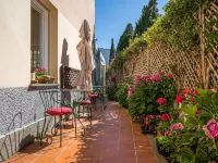 Hotel Yacht Club Hotels near Poggio
