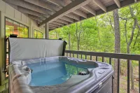 Beaver Lake Retreat w/ Deck & Private Hot Tub - 3-Star