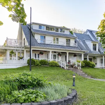 Chestnut Inn Отели рядом с достопримечательностью «Подковообразный водопад»