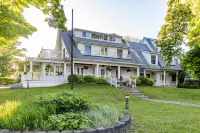 Chestnut Inn Hotels in Niagara Falls