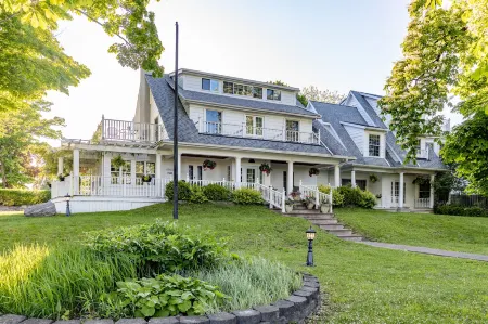 Chestnut Inn Отели рядом с достопримечательностью «Водопады Бридал Вейл»