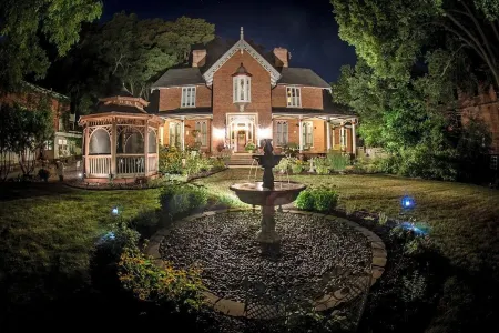 The Steamboat House Bed & Breakfast