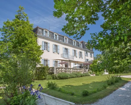 Logis Hôtel Restaurant Château Bellevue Hotels in Gers