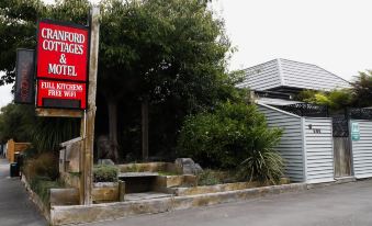 Cranford Cottages and Motel - Housity