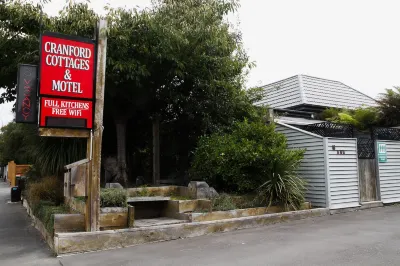 Cranford Cottages and Motel Hotel a 