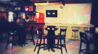 โรงแรม มาเกย์ - ที่มีบาร์