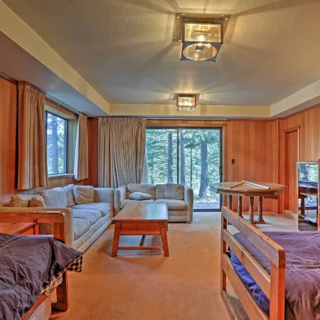 Family-Friendly Truckee Cabin Near Ski Shuttle!