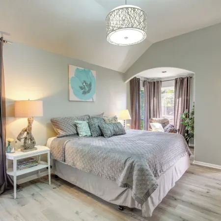 Pet-Friendly Home w/ Yard, 2 Mi to Autzen Stadium
