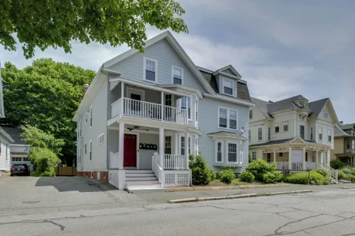 Quaint Beverly Townhome Walk to Beach and Downtown! - Wifi