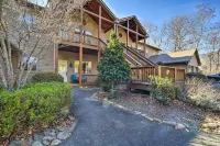 Beautiful Whittier Condo w/ Deck + Mtn Views! - Apartments
