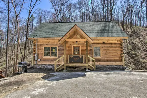 'The Phoenix' Cabin w/ Hot Tub in Gatlinburg! - بيت ضيافة