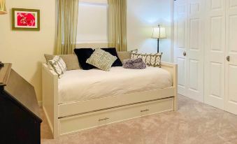 Lake Powell Views: Mid-Century Home in Page