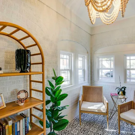 Walk to Dtwn: 'Tyler Tudor' w/ Backyard