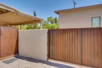 < 3 Mi to U of A: Poolside Oasis in Tucson! Hotel in zona Reid Park