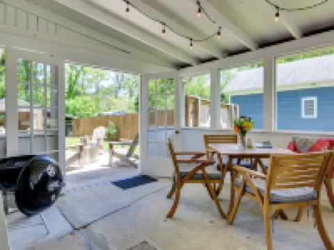 Downtown Brevard Home Walk to Bars and Breweries! Hotels in Transylvania County