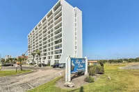 Ocean-View Balcony & Pool Access: Galveston Gem! - Condos