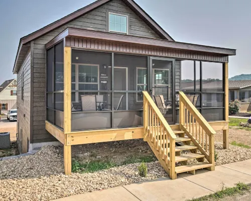 Updated Cabin w/ Direct Lake Access & Pool! Hotels in Pine B Township