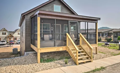 Updated Cabin w/ Direct Lake Access & Pool!