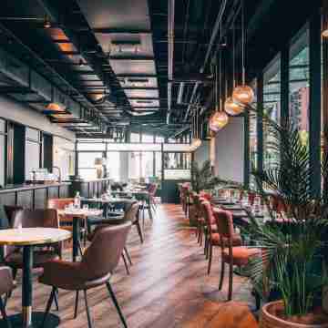 Vibe Hotel North Sydney Dining/Meeting Rooms
