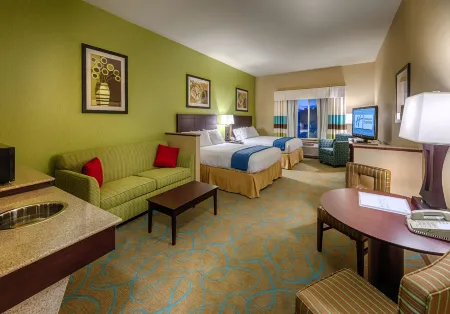 Holiday Inn Express & Suites Red Bluff-South Redding Area Отели в г. Ред Блафф