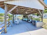 Fisherman's Paradise! 2Bd/2Ba Waterfront Retreat with Access to Lake Okeechobee!