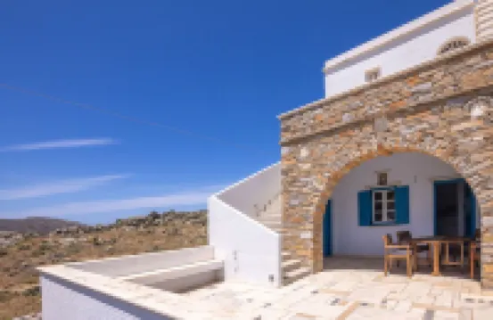 Akre, Marlas Tinos