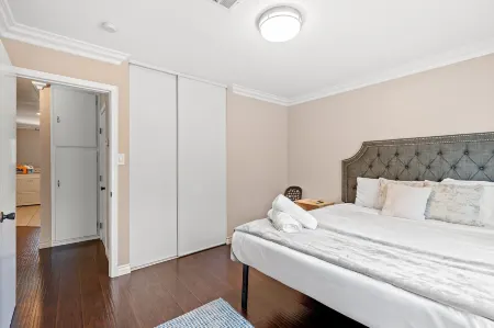 Modern Family Home w Full Amenities Near ONT Отели в г. Помона