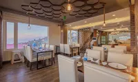 Treebo the Northern Retreat Resort with Mountain View - شرفة
