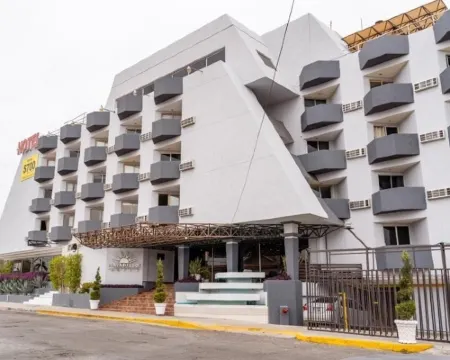 Hotel Plaza del Sol エルモシージョのホテル