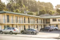 Nightcap at Riverside Hotel - parking