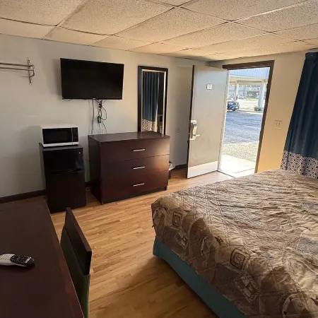 Holiday Motel