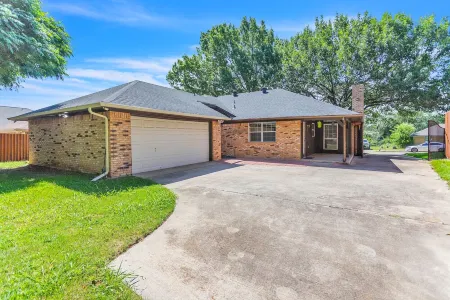 Edgewater Retreat Rowlett/Rockwall. 4-Bedrm 2Bathrm 2 Garage Отели в г. Роулетт