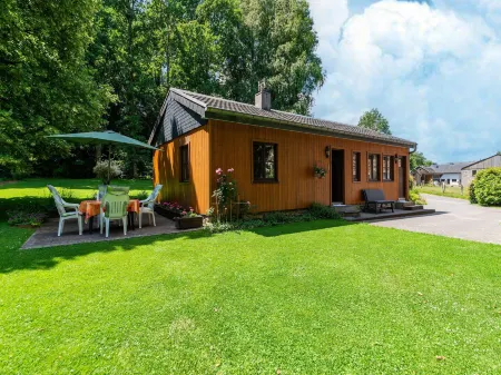 Charming Chalet in Vielsalm Отели рядом с достопримечательностью «VIELSALM Gare»