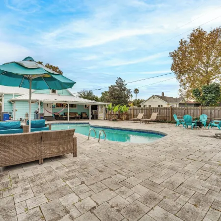 Family Home with Private Pool Yard Only 24 Mi to Disney